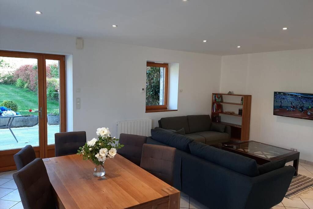 La Maison Bleue Saint-Sauveur-des-Landes Екстер'єр фото
