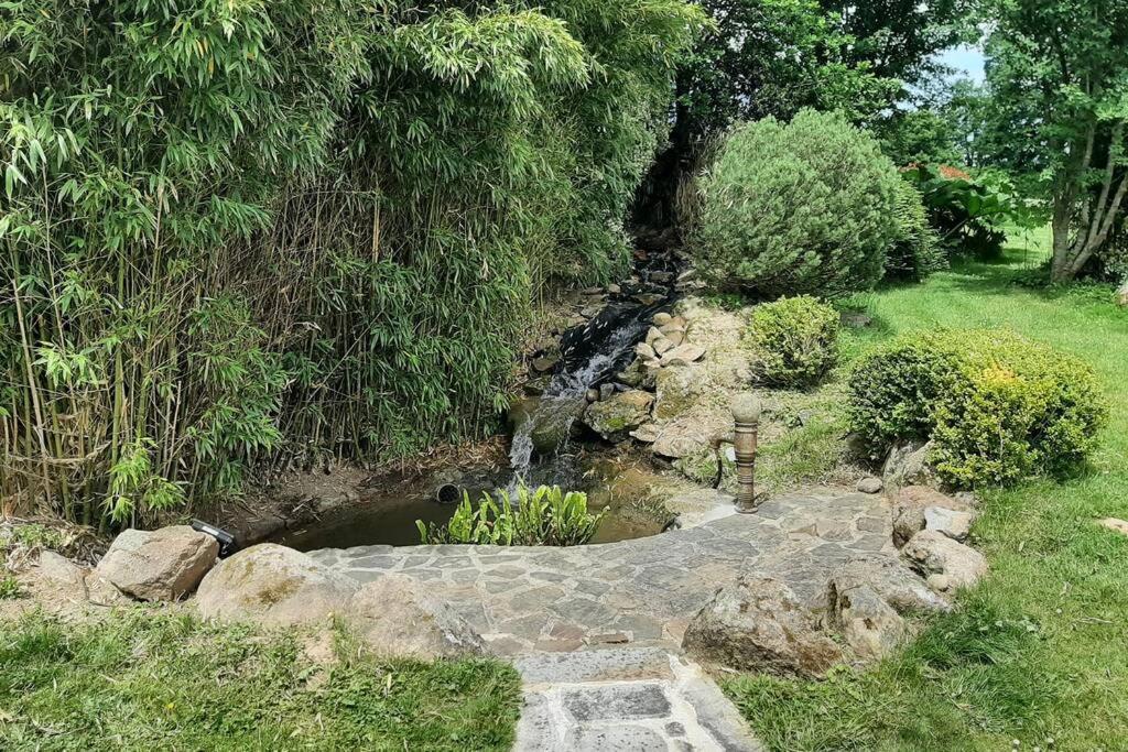 La Maison Bleue Saint-Sauveur-des-Landes Екстер'єр фото